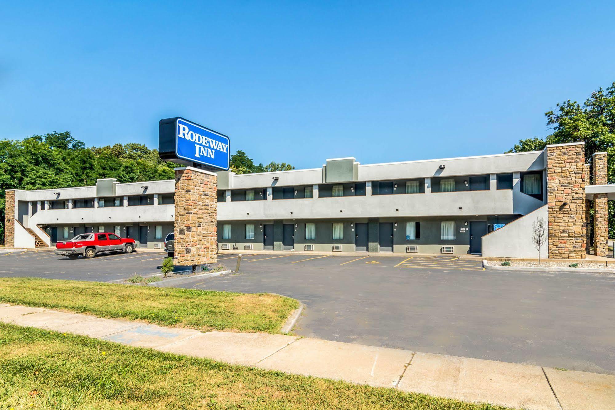 Rodeway Inn Портедж Экстерьер фото