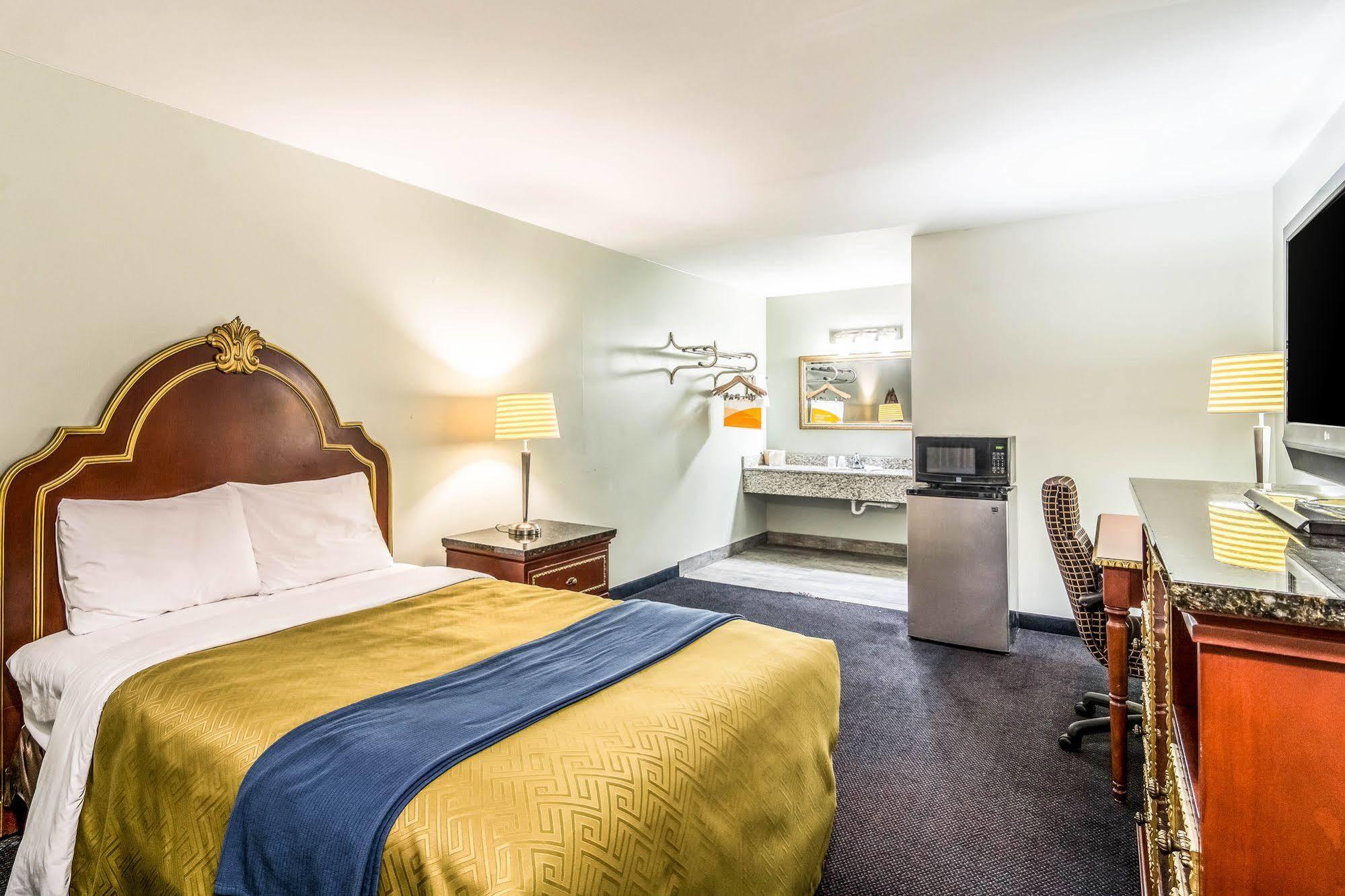 Rodeway Inn Портедж Экстерьер фото