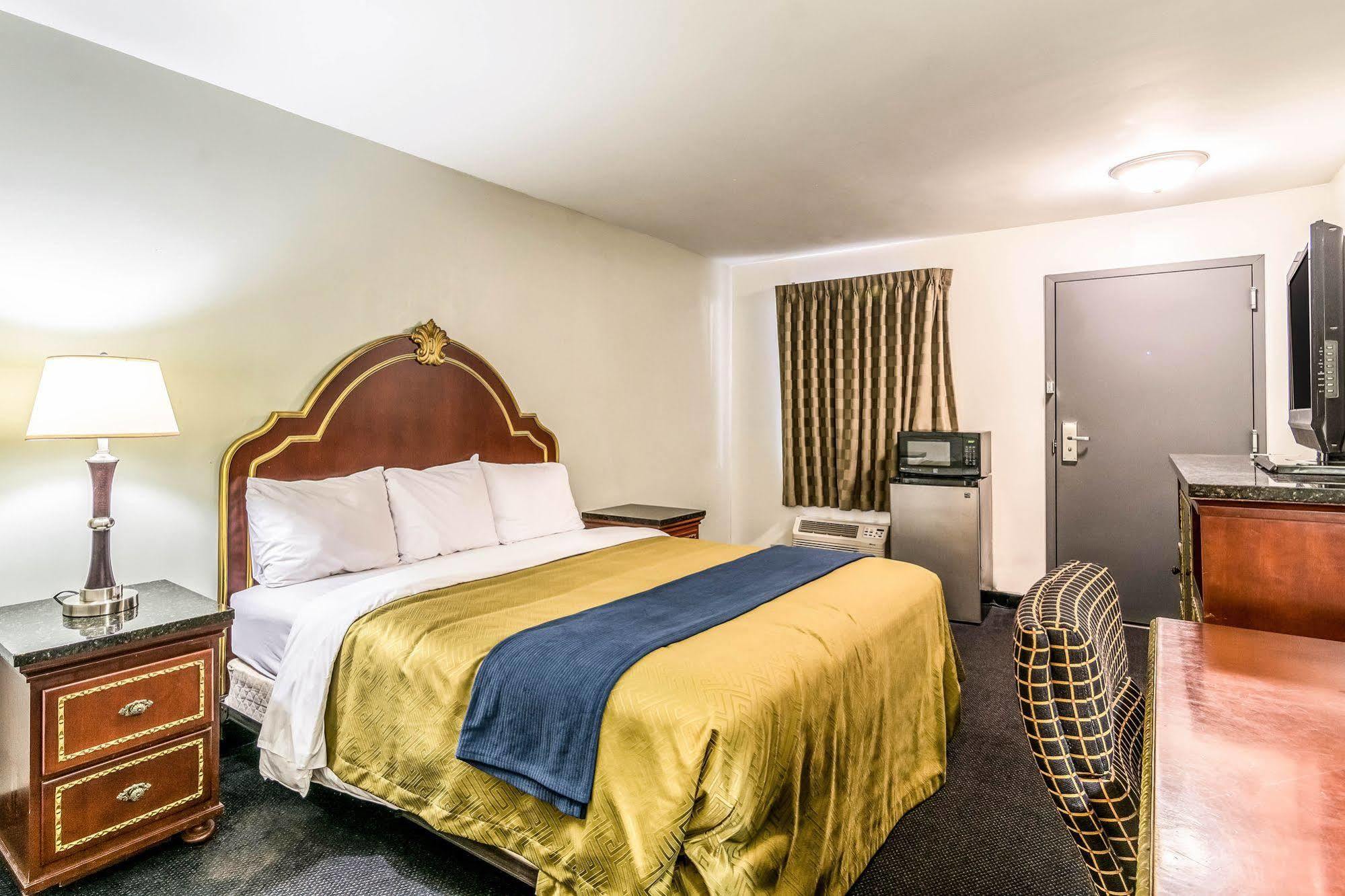 Rodeway Inn Портедж Экстерьер фото